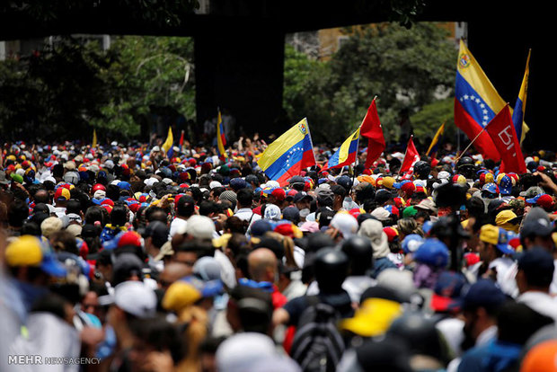 برگزاری راهپیمایی سکوت در ونزوئلا پس از کشته شدن ۲۰ نفر