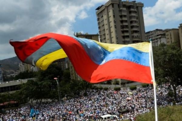 «مادورو» اپوزیسیون را به مذاکره دعوت کرد