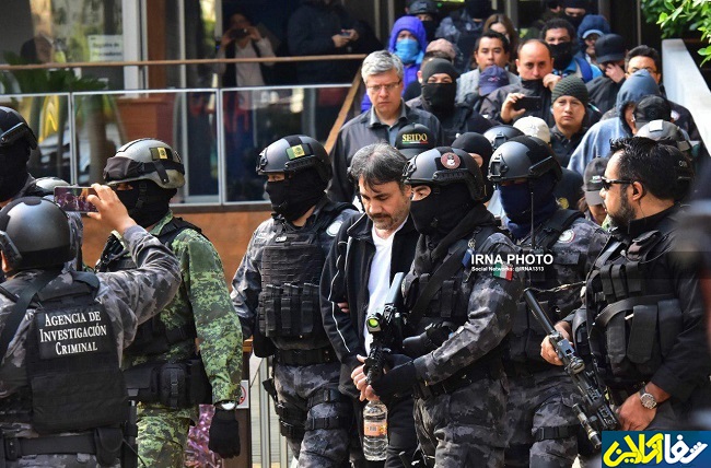 اسکورت خواکین گازمن رهبر گروه های سازمان یافته قاچاق مواد مخدر به زندان+عکس