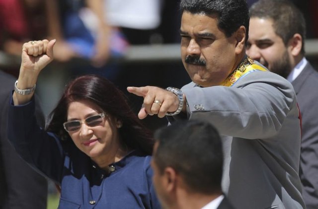 مادورو: مخالفان کودکان را وارد بازی علیه دولت نکنند/پاپ مداخله کند