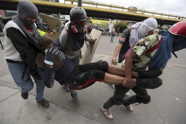تداوم ناآرامی‌ها در ونزوئلا و افزایش تعداد قربانیان اعتراضات ضد دولتی