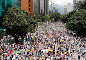 گرسنگی، تظاهرات ونزوئلایی ها را نوبتی کرد