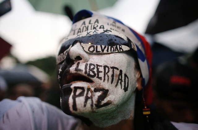 اپوزیسیون ونزوئلا امروز "همه‌پرسی نمادین" برگزار می‌کند