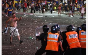 حمله پلیس به کارگران معترض پپسی کولا