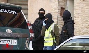 حمله مردان نقابدار به اتوبوس حامل جهانگردان در شهر بارسلون در اسپانيا