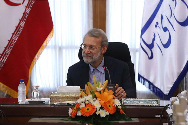 لاریجانی: ایران از توسعه روابط با کشورهای دوست استقبال می کند