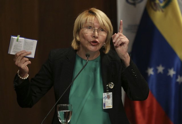دادستان کل ونزوئلا مقام‌های دولتی را به نقض قانون اساسی متهم کرد