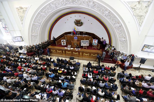 انتقادات گسترده از ونزوئلا در پی اقدام جنجالی مجلس موسسان/فرار دادستان کل سابق به کلمبیا