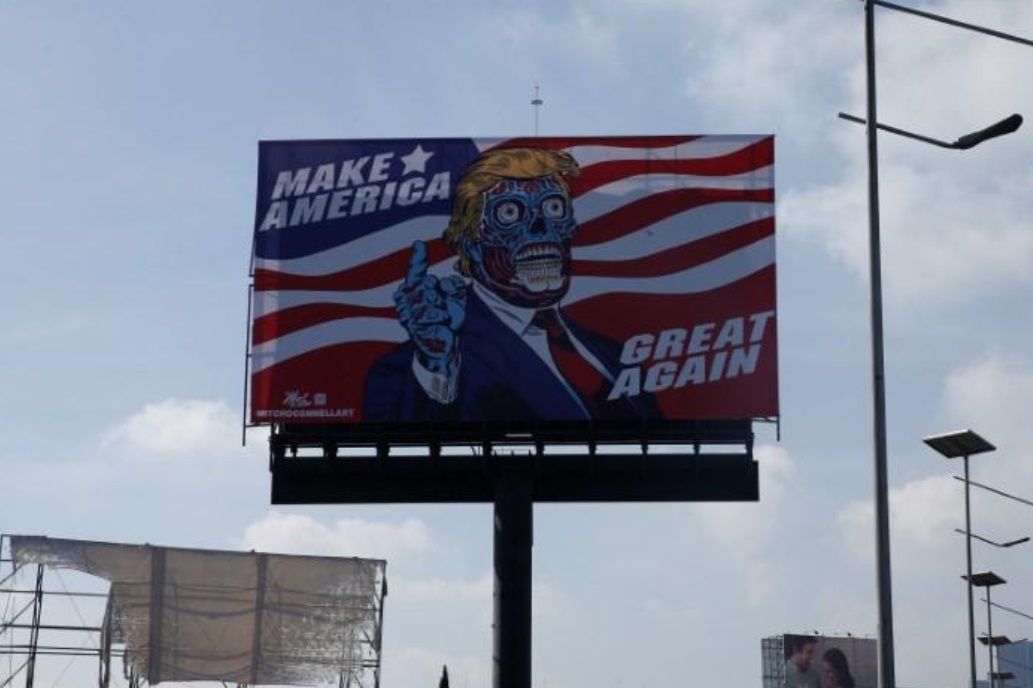 توهین به ترامپ روی یک بیلبورد در پایتخت مکزیک+عکس