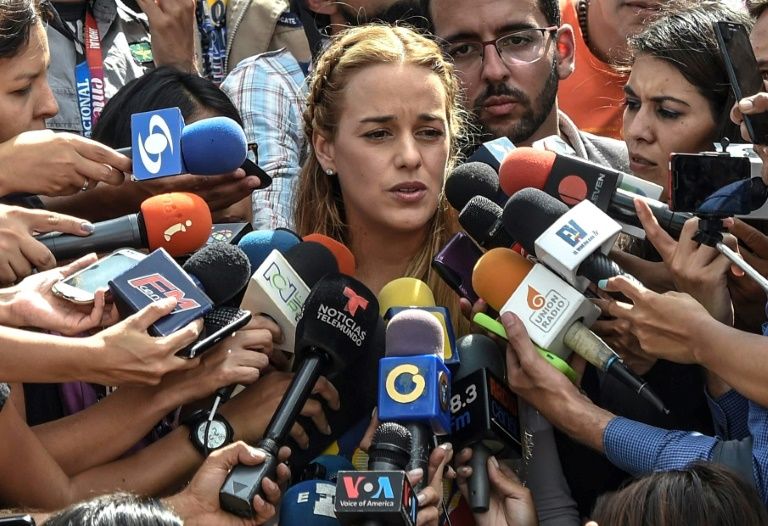 همسر رهبر مخالفان ونزوئلا: ماموران امنیتی از سفرم برای دیدار با رهبران اروپا جلوگیری کردند