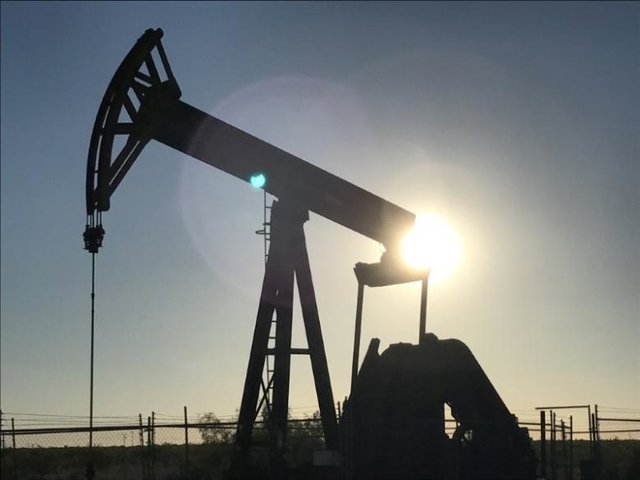 افزایش دکل‌های حفاری نفت آمریکا همزمان با کاهش تولید اوپک