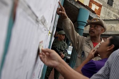 حزب مادورو پیشتاز انتخابات شهرداری‌ها/ مجازات رئیس‌جمهوری ونزوئلا برای تحریم‌کنندگان انتخابات