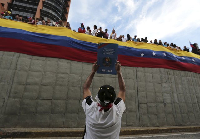 اپوزیسیون ونزوئلا: برگه‌های رای برای انتخابات "نادرست" است