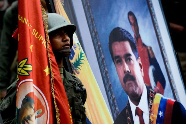 مادورو: ارتش برای مقابله با تهدیدهای آمریکا آماده باشد