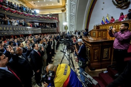فرمانداران منتخب اپوزیسیون ونزوئلا مراسم سوگند را تحریم کردند