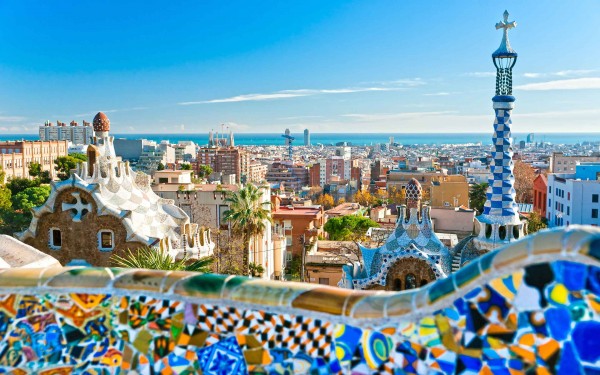 چرا گردشگران عاشق اسپانیا هستند؟