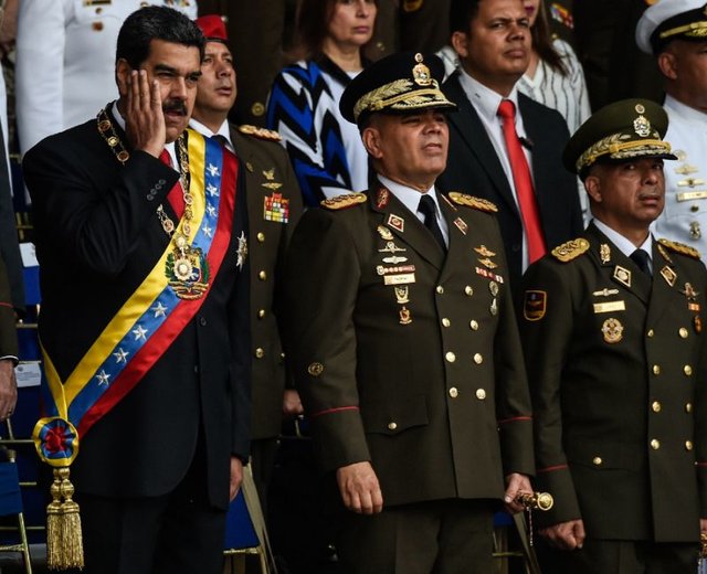 ابراز وفاداری "بی‌قید و شرط" ارتش ونزوئلا به مادورو