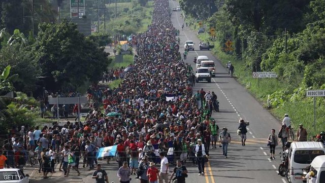 "شبه‌نظامیان" مسلح حامی ترامپ برای ممانعت از ورود پناهجویان به مرز آمریکا-مکزیک می‌روند