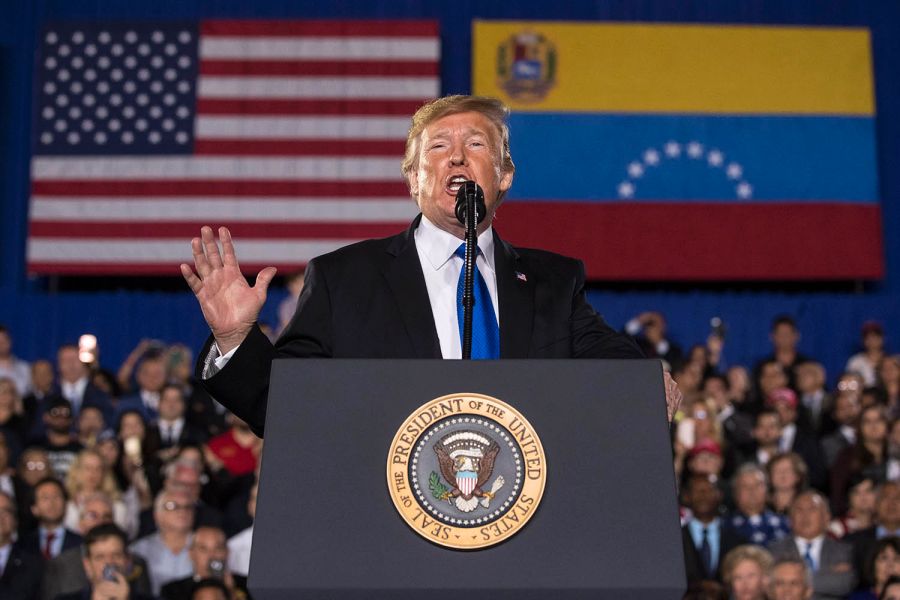 نیویورک تایمز: حمایت ترامپ از مردم ونزوئلا مصرف انتخاباتی دارد