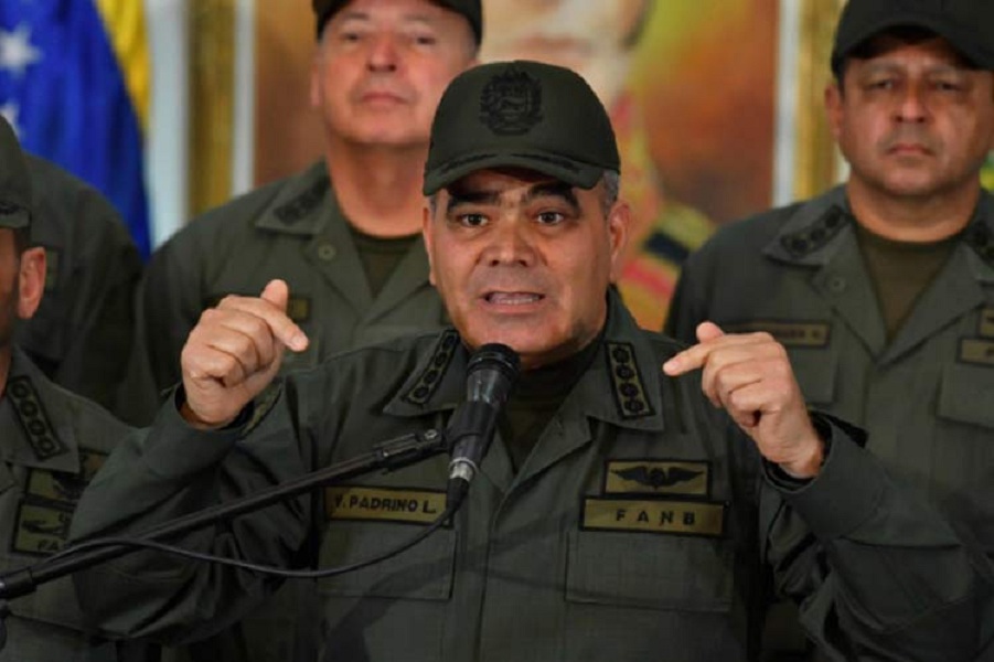 وزیر دفاع ونزوئلا بر اتحاد مردم و ارتش در برابر آمریکا تاکید کرد