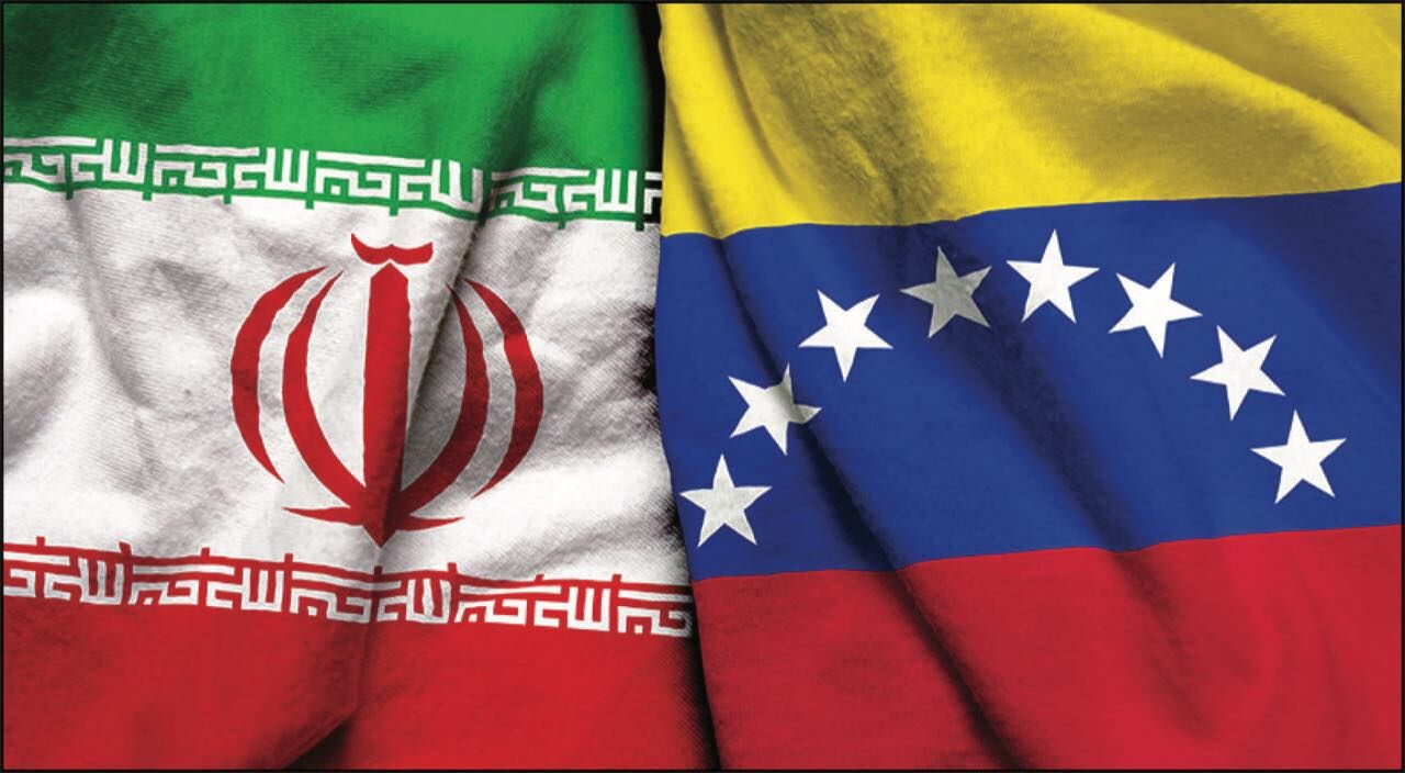 هواپیمای کمک‌های ایران به ونزوئلا رسید