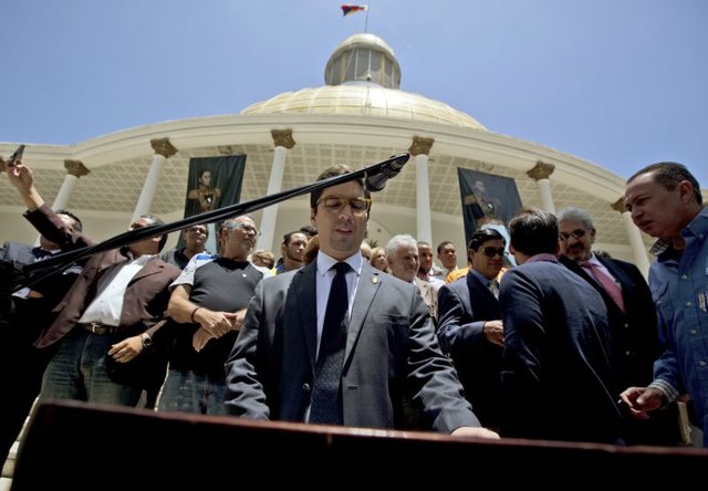 بازداشت دو رهبر اپوزسیون ونزوئلا به اتهام "سازماندهی اقدامات تروریستی"