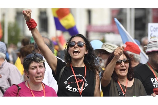 تظاهرات در مادرید در اعتراض به دستمزد و فساد