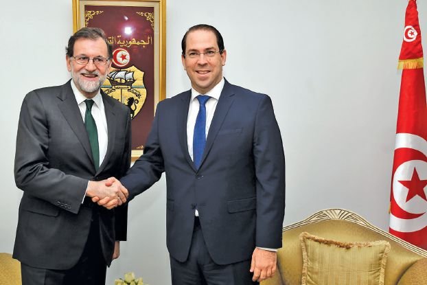 حمایت راخوی از اصلاحات در تونس/ نخست‌وزیر تونس: کابینه تغییر نمی‌کند