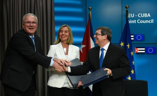 تقویت روابط اتحادیه اروپا و کوبا برای مقابله با فشارهای آمریکا