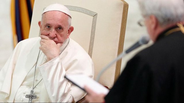 پاپ ۲ اسقف شیلیایی متهم به سوءاستفاده جنسی را خلع لباس کرد