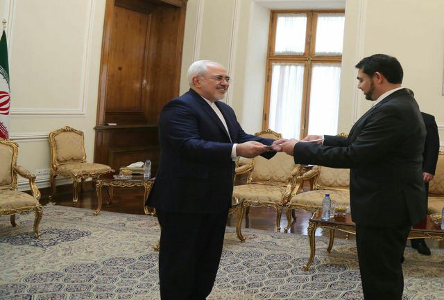 سفیر جدید مکزیک رونوشت استوار نامه خود را تقدیم ظریف کرد 